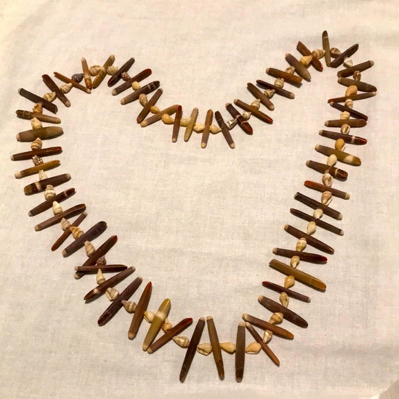 Vintage shell necklace - Picture 1 of 3